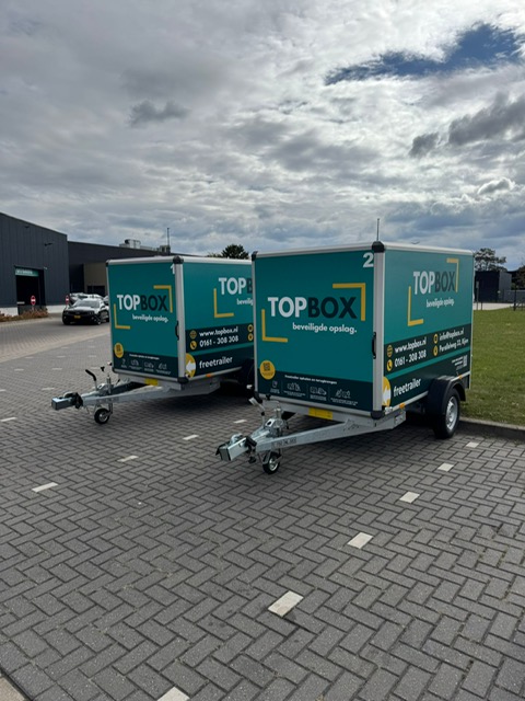 Aanhanger van TOPBOX bij Carwash Rijen